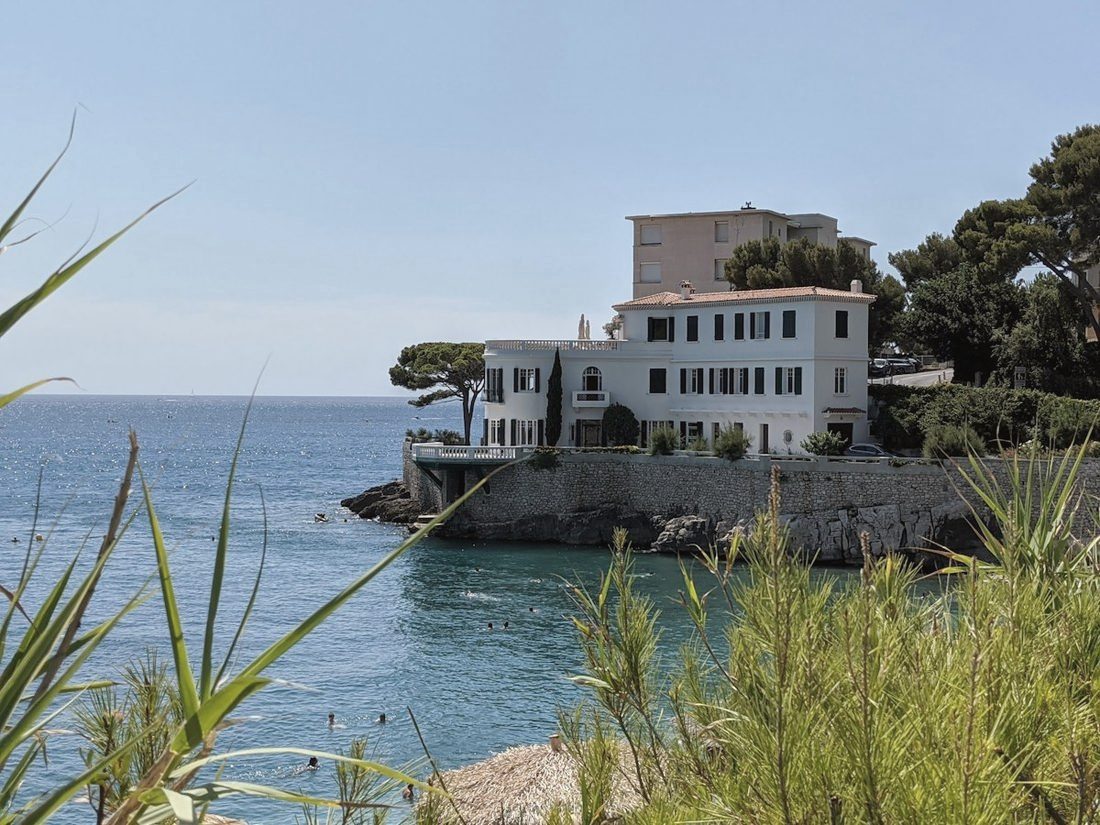 Les Oliviers, a white villa above the bay at Roquebrune